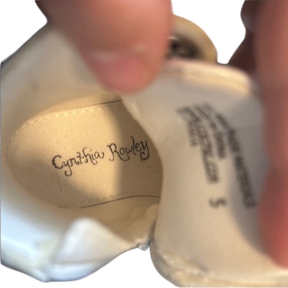 Cynthia Rowley Toddler White and Black Lace-Up Boots Size 5 - Picture 7 of 10